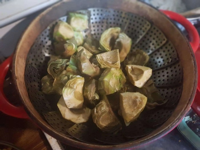 How to cook globe artichokes french style