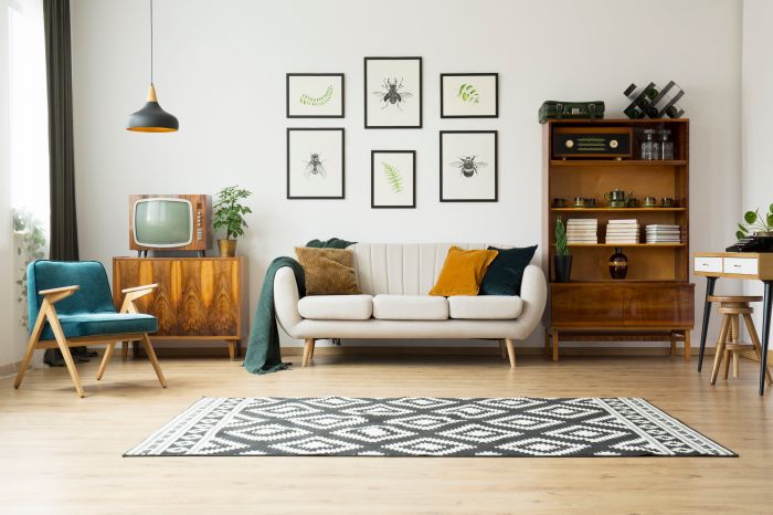 How to decorate front living room