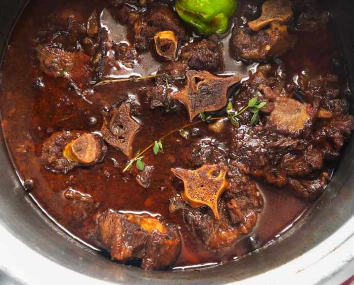 How to cook oxtail dominican style